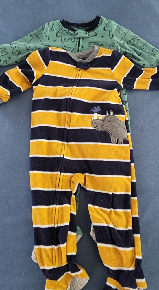 2pcs Carter's 18M Fleece Footsies